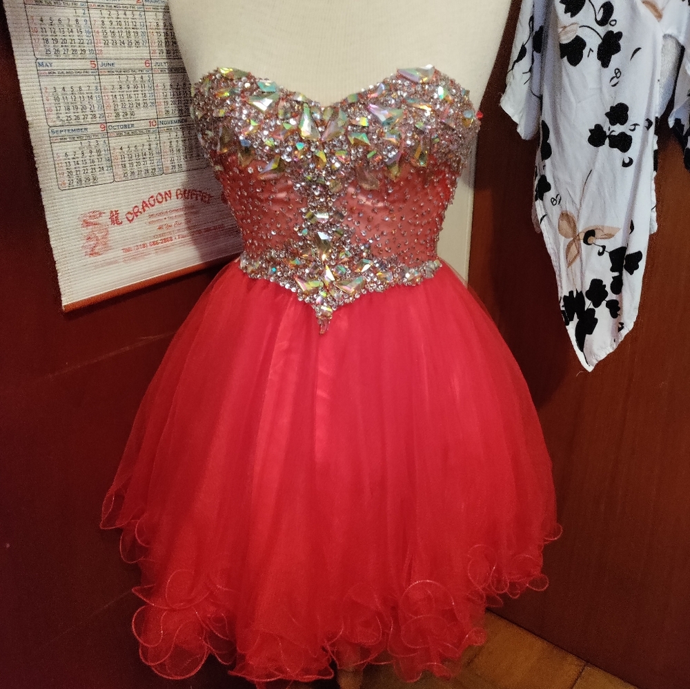 Red short prom dress with rinestones